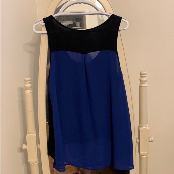 Cross Design top - Picture 2 of 2